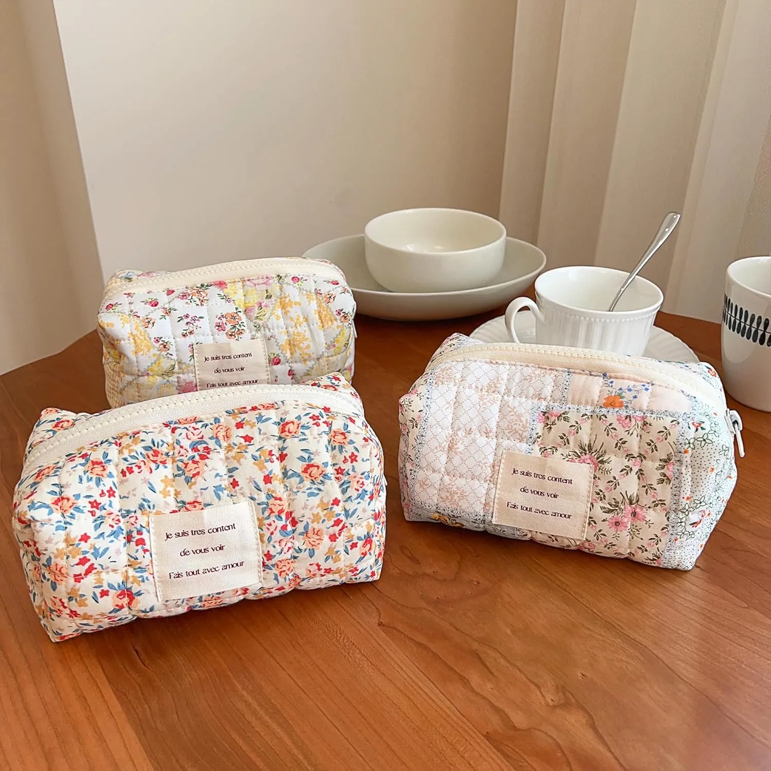 Floral Makeup Bag Small Cotton Quilted Cosmetic Makeup Bag Organizer, Aesthetic Preppy Portable Pouch Purse Toiletry Bag for Women Girls Travel accessories (Blue Floral-S)