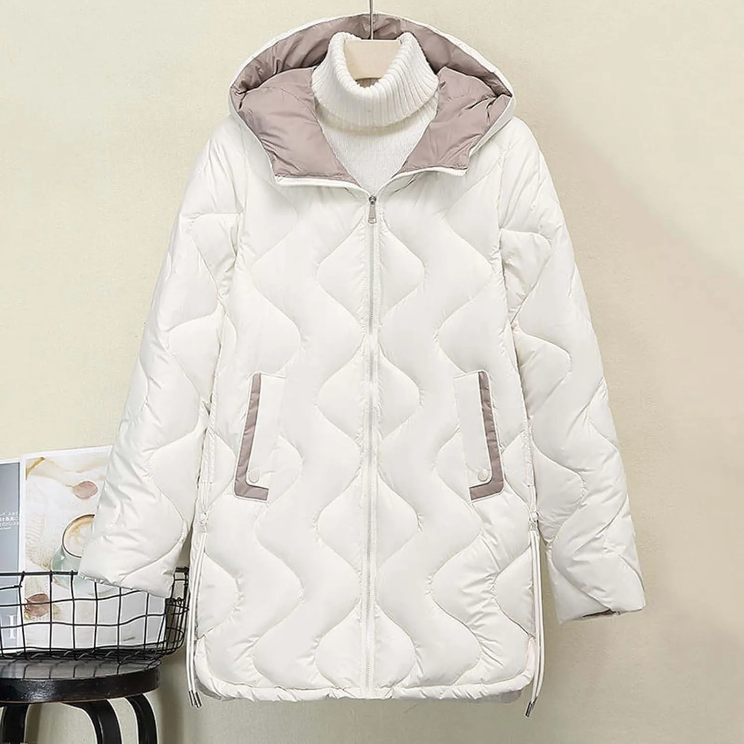 Women's Quilted Puffer Jacket with Hood Winter Warm Jackets Down Coat Parkas Fashion Padded Outerwear with Pockets