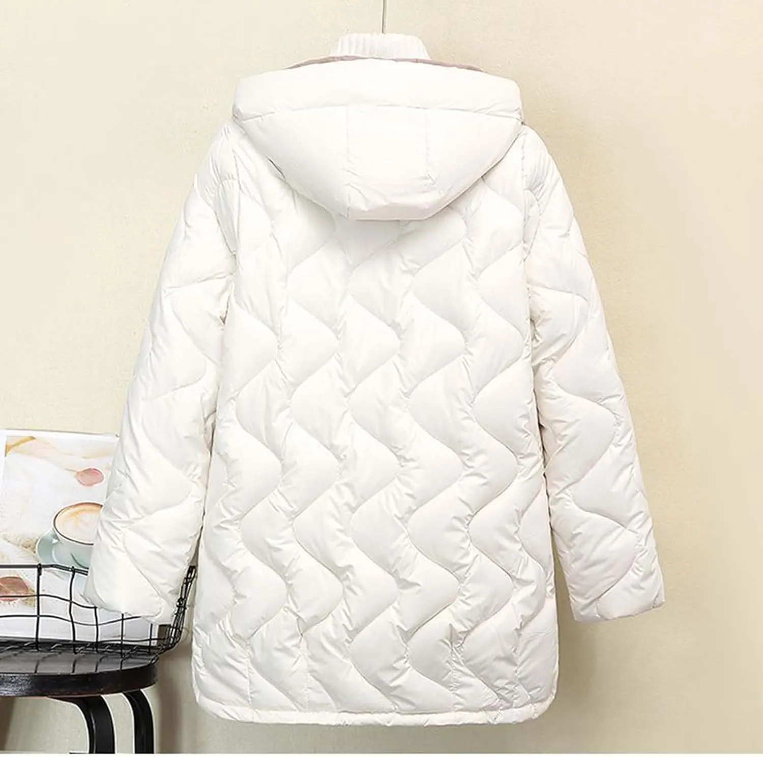 Women's Quilted Puffer Jacket with Hood Winter Warm Jackets Down Coat Parkas Fashion Padded Outerwear with Pockets